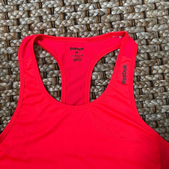 Reebok Racerback Workout Tee. - Picture 4 of 4